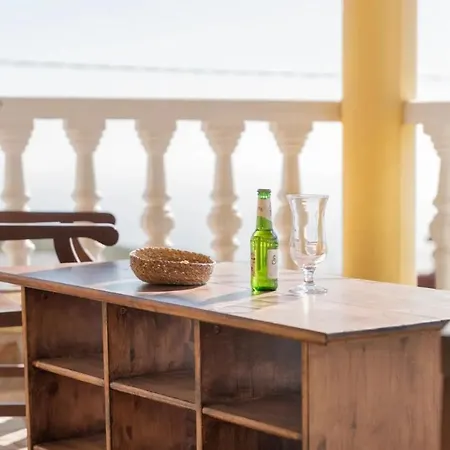 Casa Tenades Адехе