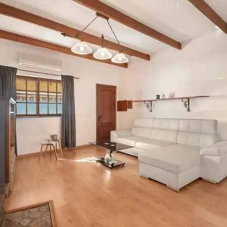 Casa Tenades Адехе