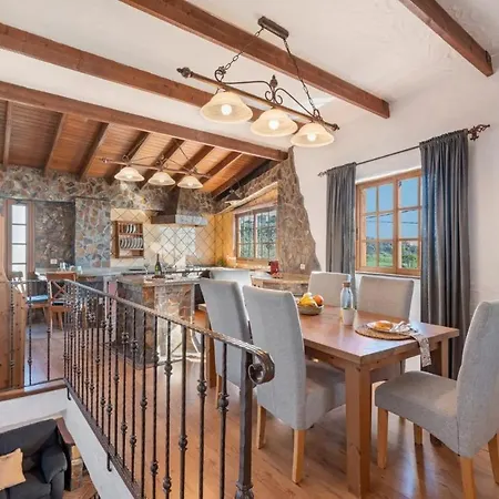 Casa Tenades Адехе