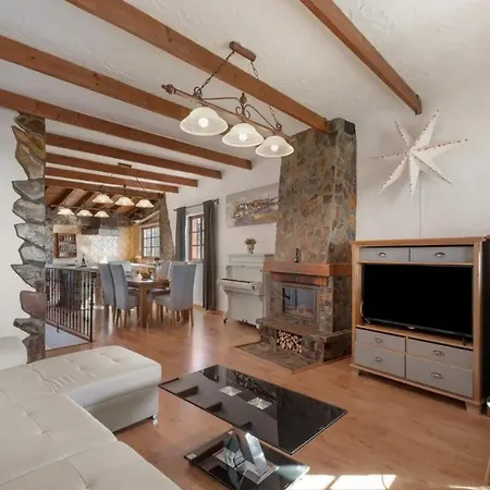 Casa Tenades Адехе